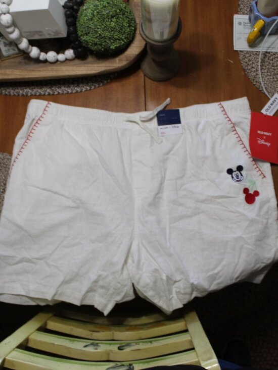 OLD NAVY/DISNEY Pants - NWT Old Navy Disney X Shorts XXL CUTE!